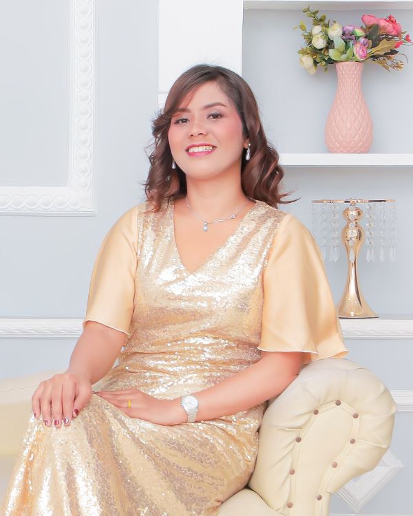 Pasangan-wanita-Undangan-Pernikahan-Digital-Jonni-dan-Burju-Undang Digital-Medan 2024